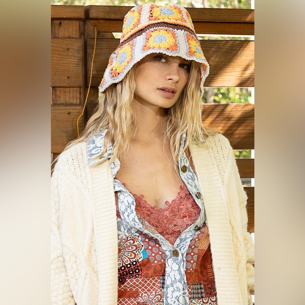 Crochet Granny Square Chenille Bucket Hat - POL - Picture 5 of 5